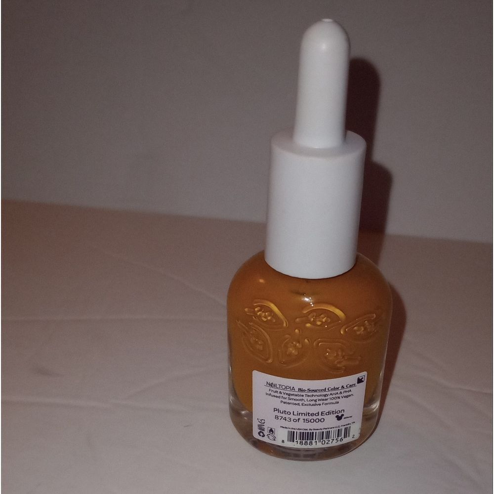 🆕💅🏽 Disney 100th Collection Pluto Chip Free Nail Lacquer - Golden Creme - Picture 3 of 3